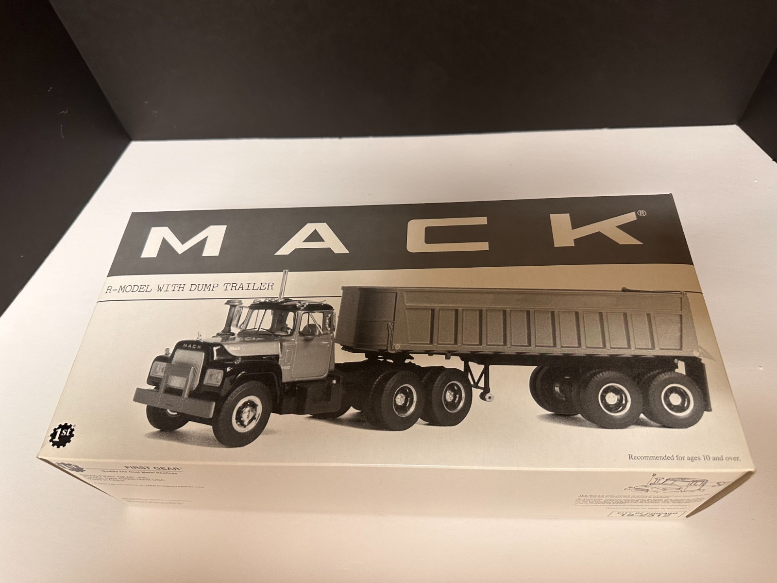 First Gear 19-2512 Mack R-Model & Dump Trailer Chicago Streets & San New In Box