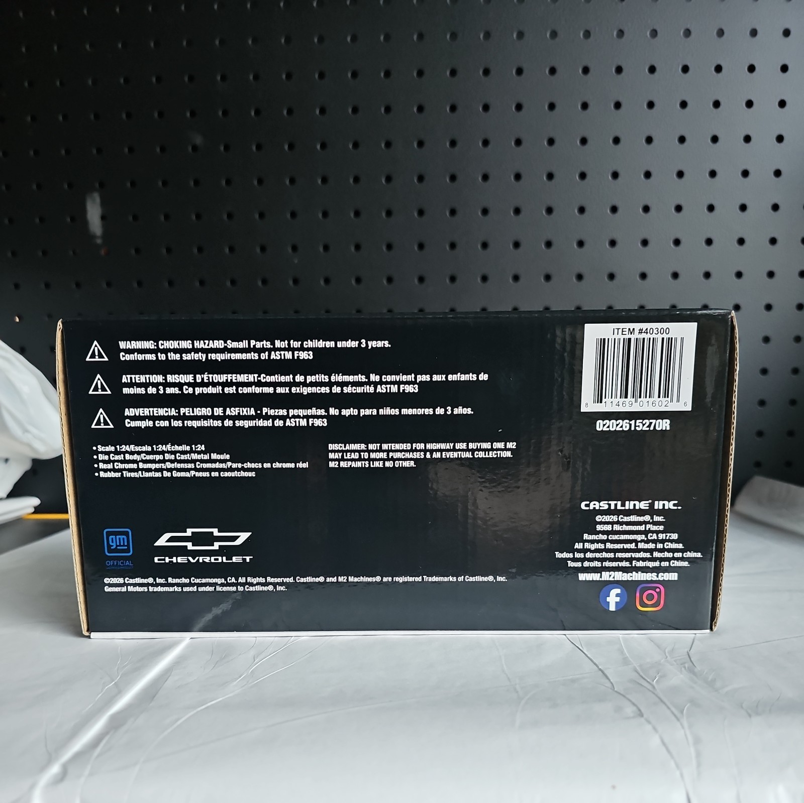 M2 Machines 1:24 1993 Chevrolet C1500 SS 454 CHASE