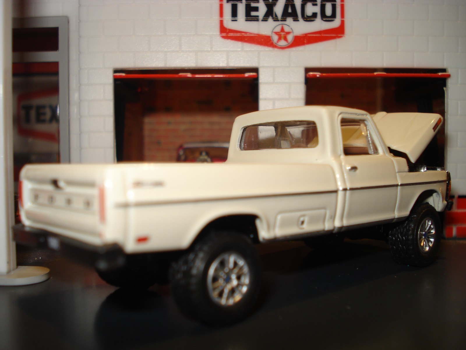 1969 FORD F-250 RANGER 4X4 LONG BOX PICKUP CUSTOM LIMITED EDITION 1/64 M2