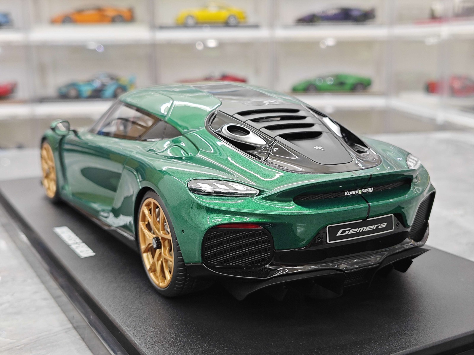 GT Spirit 1/18 Koenigsegg Gemera 2024 Racing Green Resin Car Model GT888