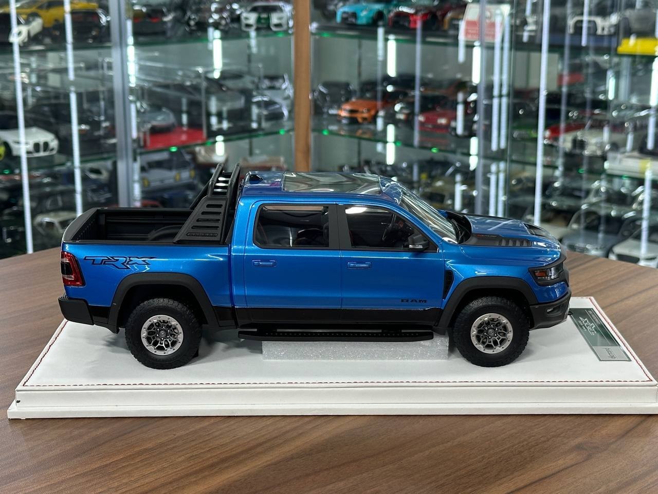 Dodge Ram TRX 1500 by Diamand – Blue – Ltd. Collector Car [1:18 Resin – 40 pcs]
