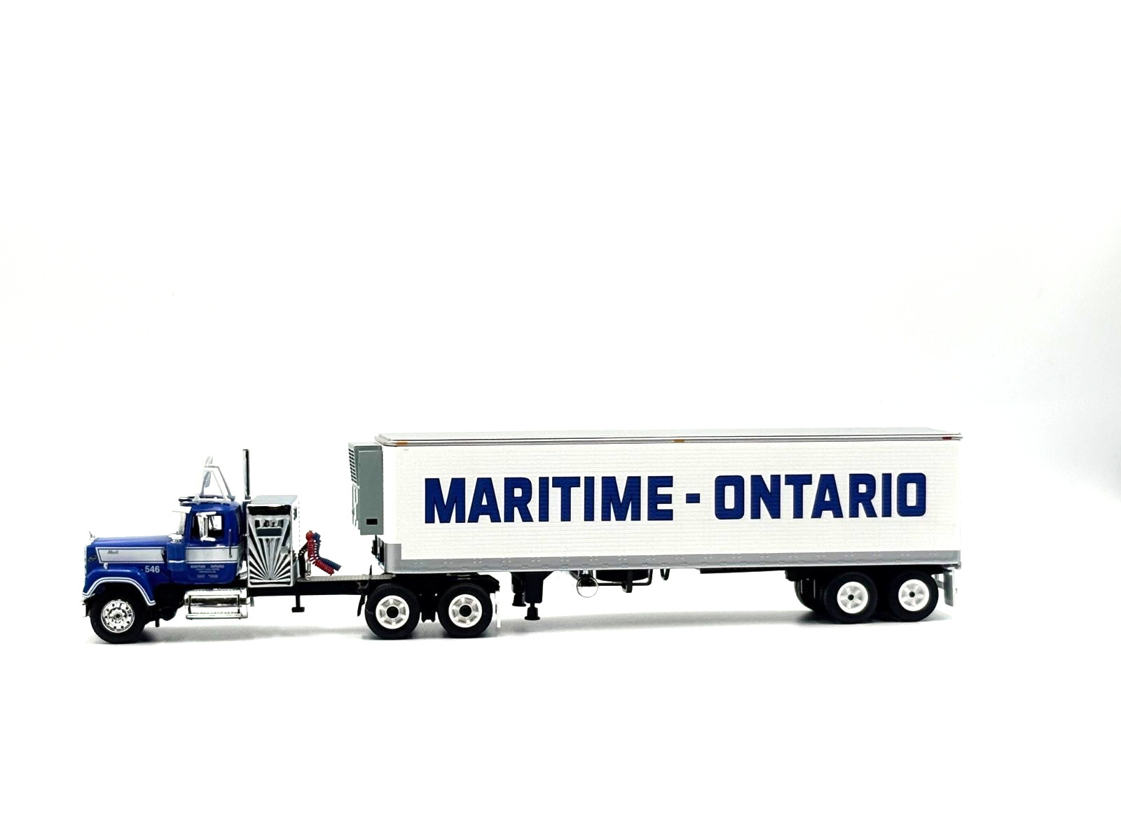 DCP 1/64 Super Liner Day Cab with Reefer Maritime – Ontario 69-2273