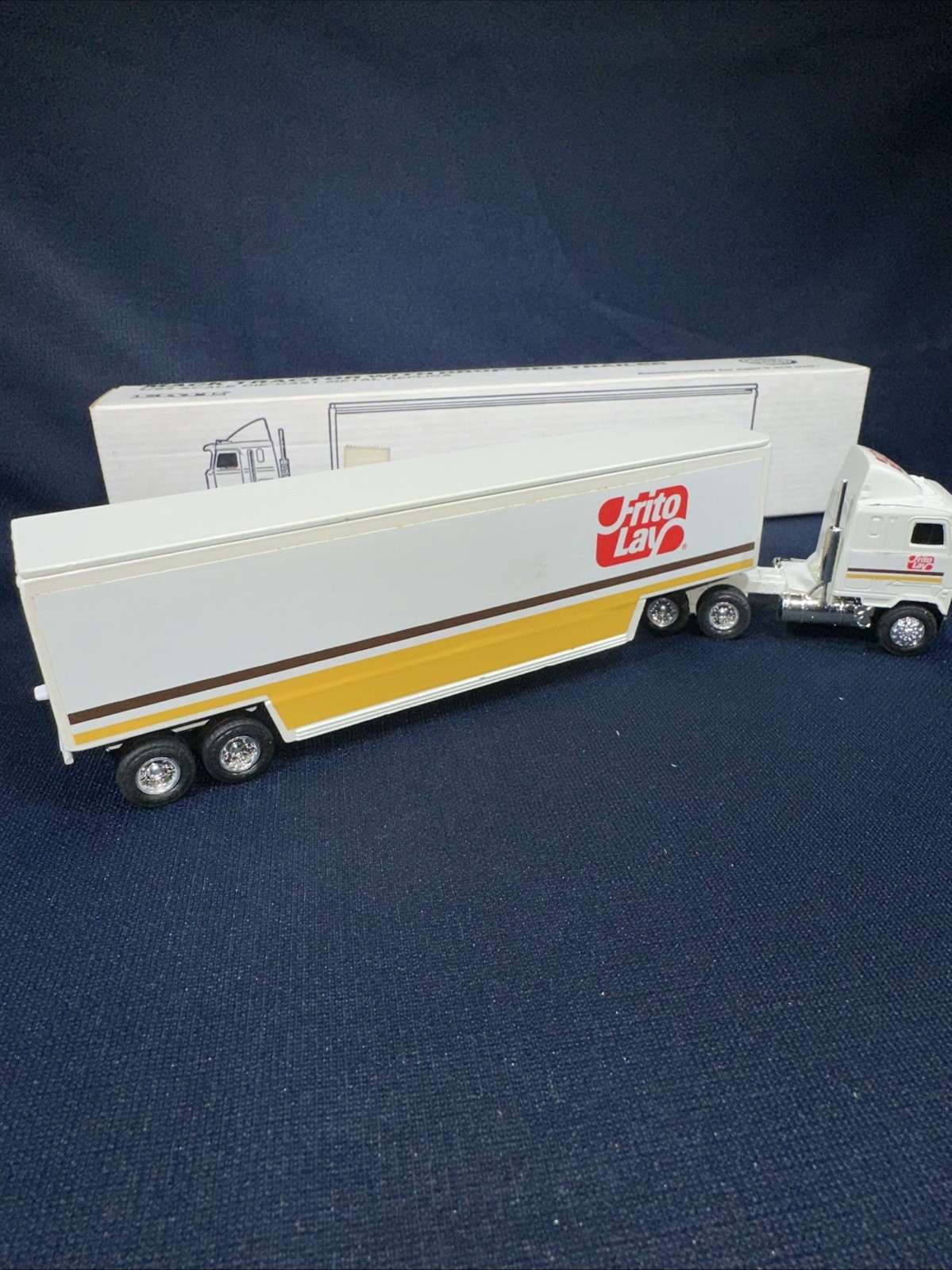 Ertl Frito Lay MACK Cabover Tractor with Drop Bed Trailer 1/64 Diecast NIB