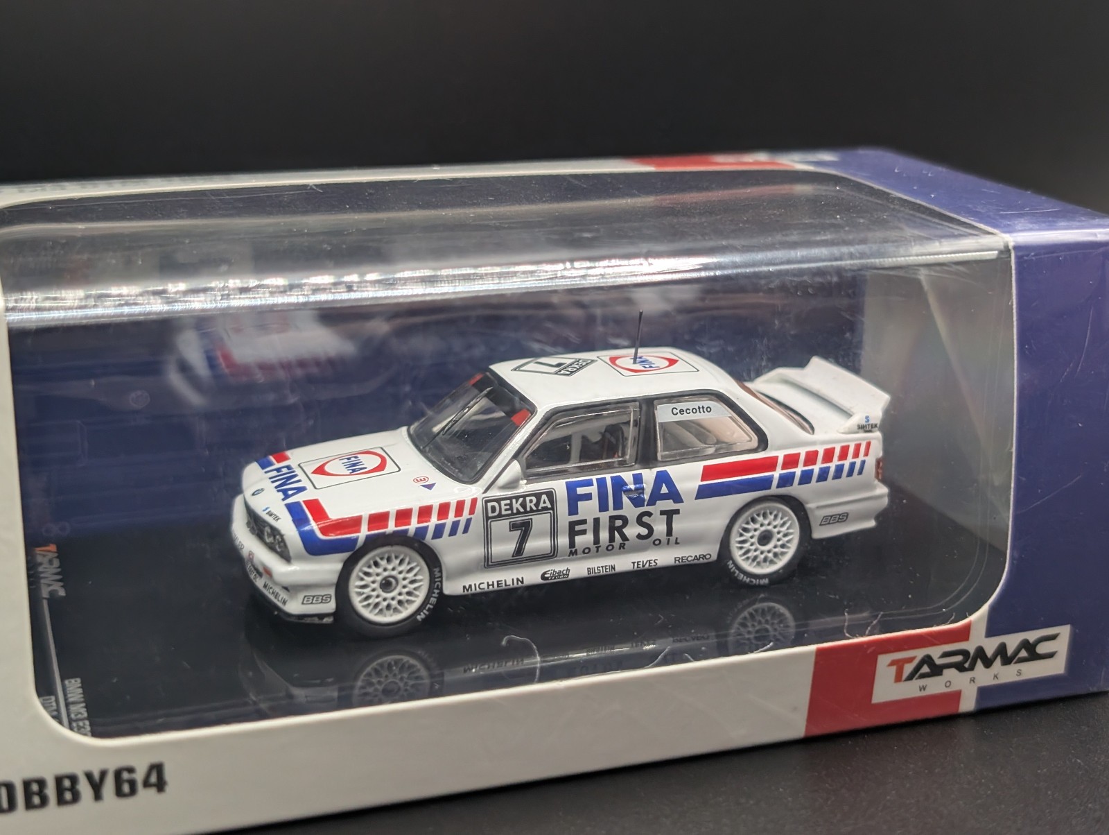 1:64 Tarmac Works FINA BMW M3 E30 DTM 1992