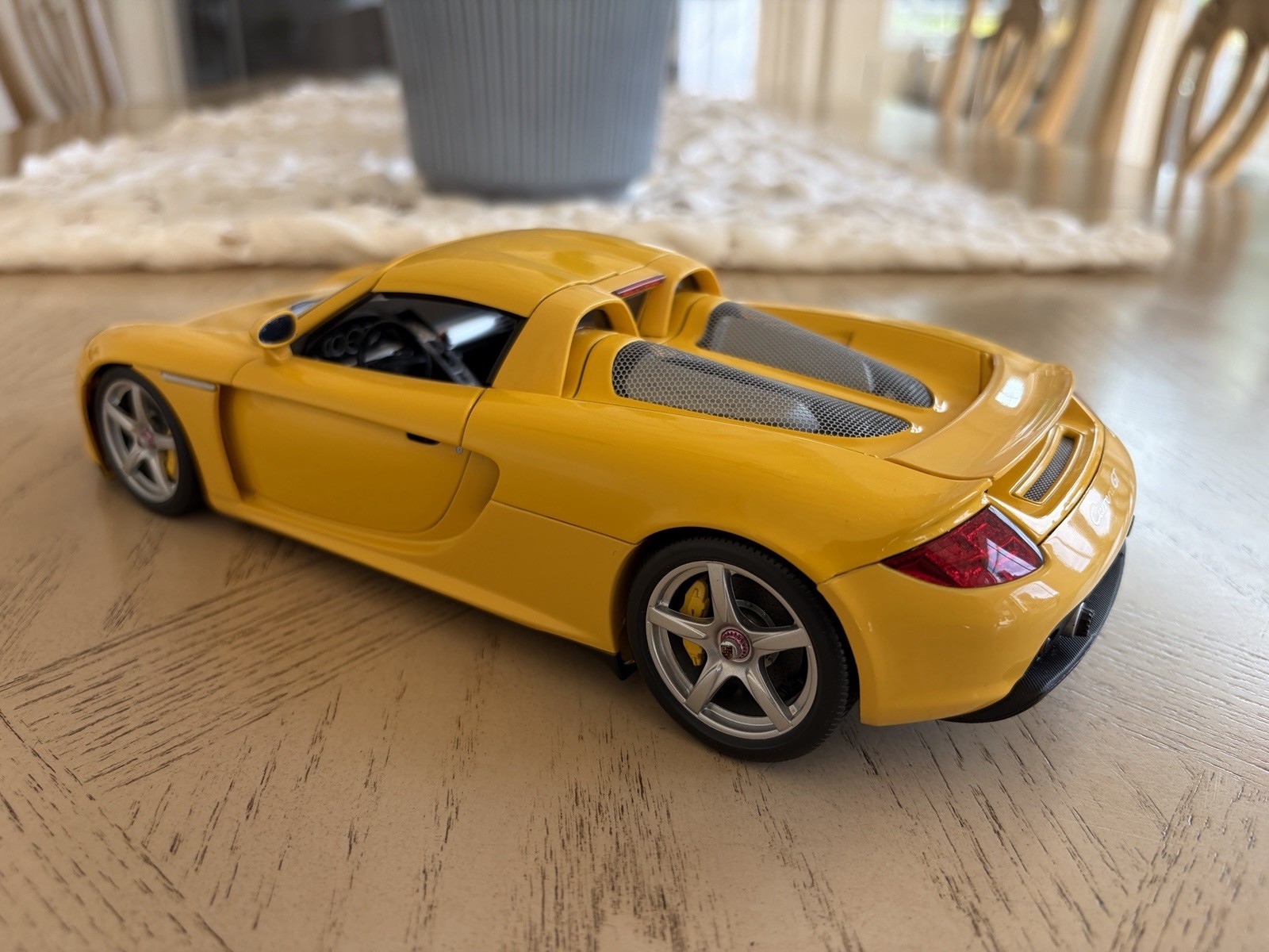 AUTOart Porsche Carrera GT 1:18 VERY RARE Yellow