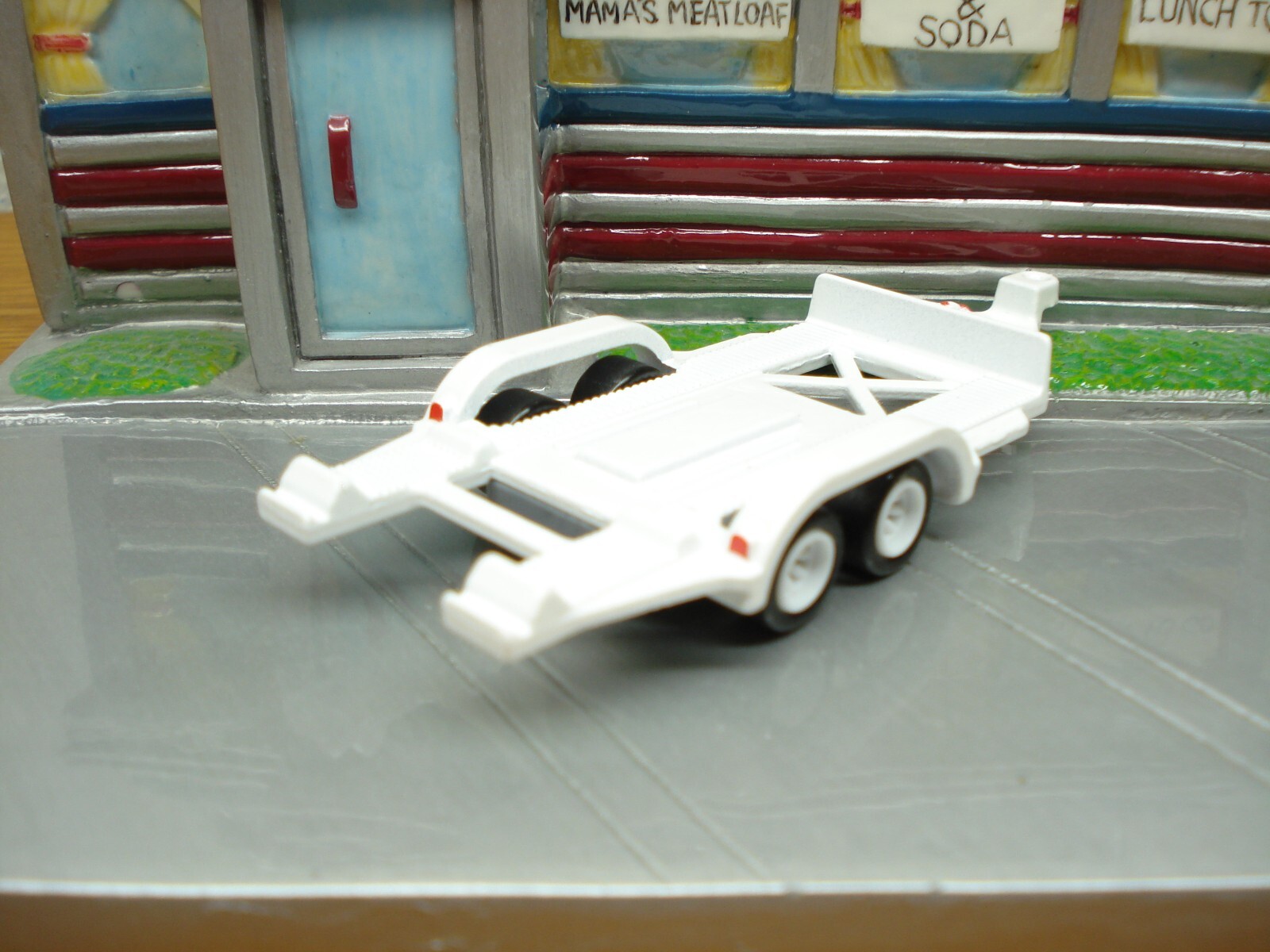 Hot Wheels Single Car Trailer Loose white Team Transport Real Riders, Metal Base