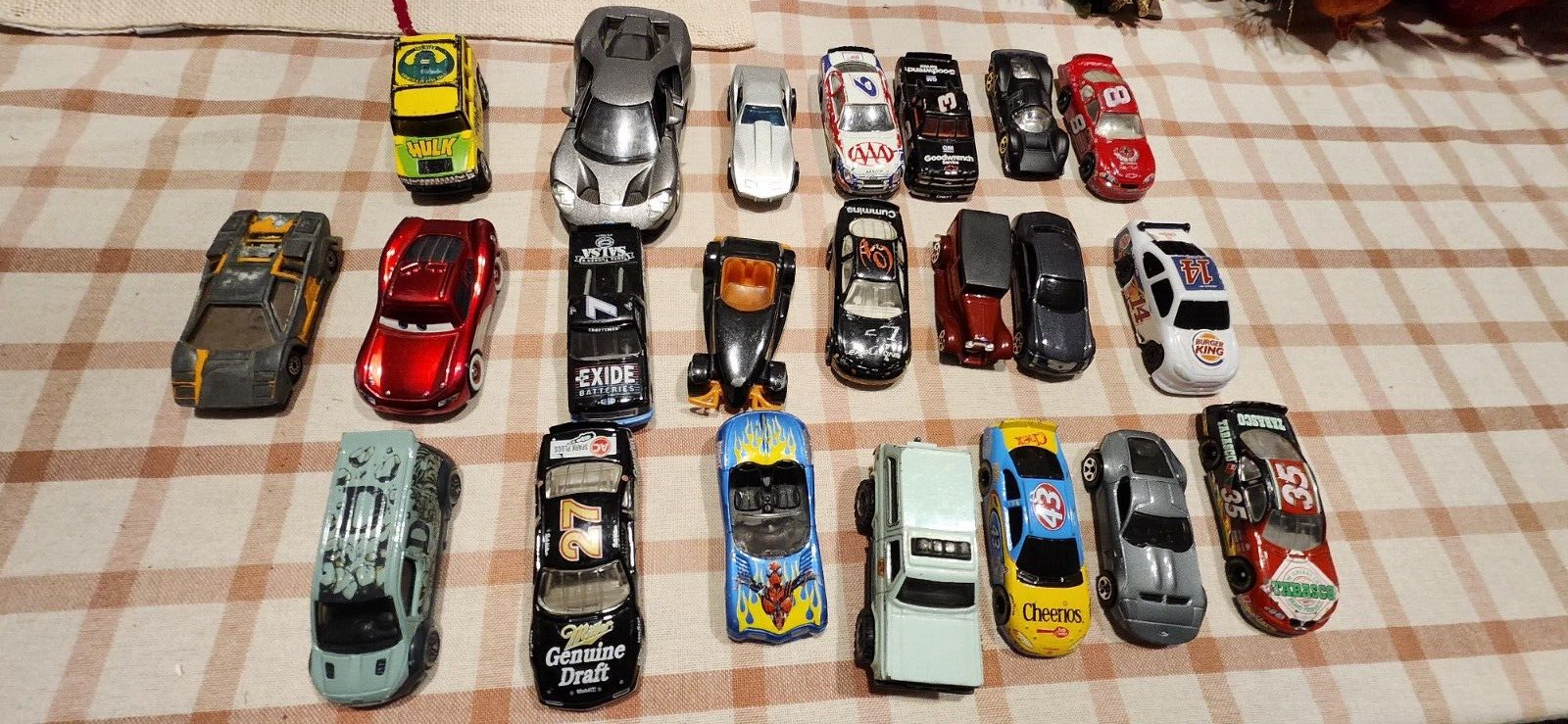 Random Die Cast Cars Bulk Lot Of 22 Please See Photos Maisto