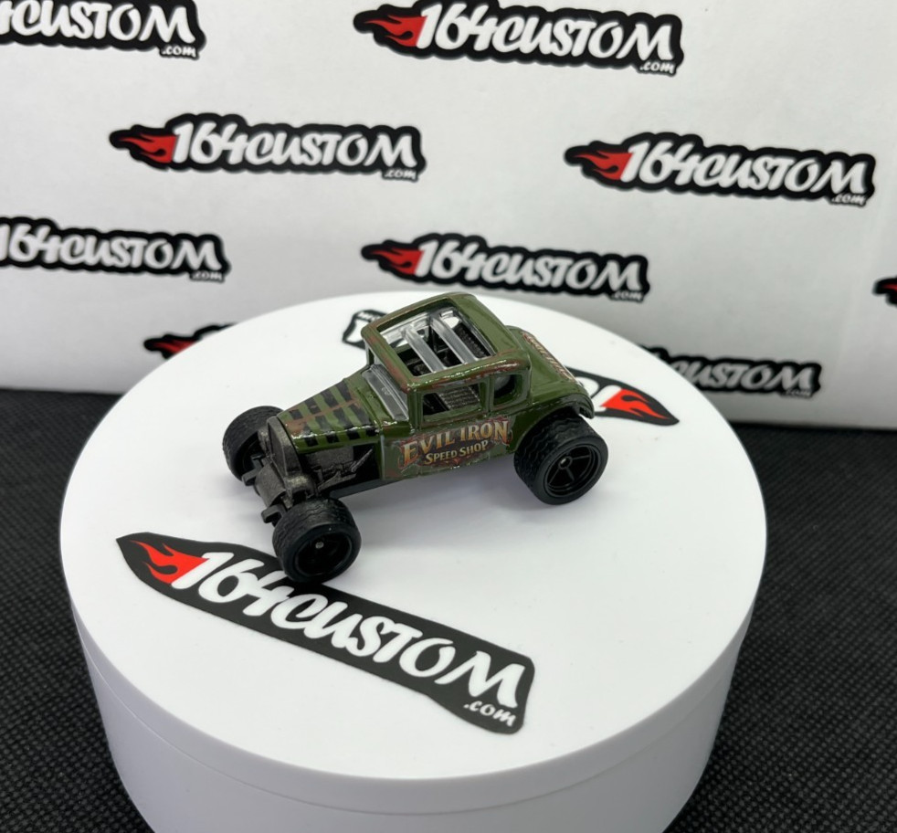 Hot Wheels ’31 Model A – Custom Evil Iron Pin Up Rat Rod Real Riders Card