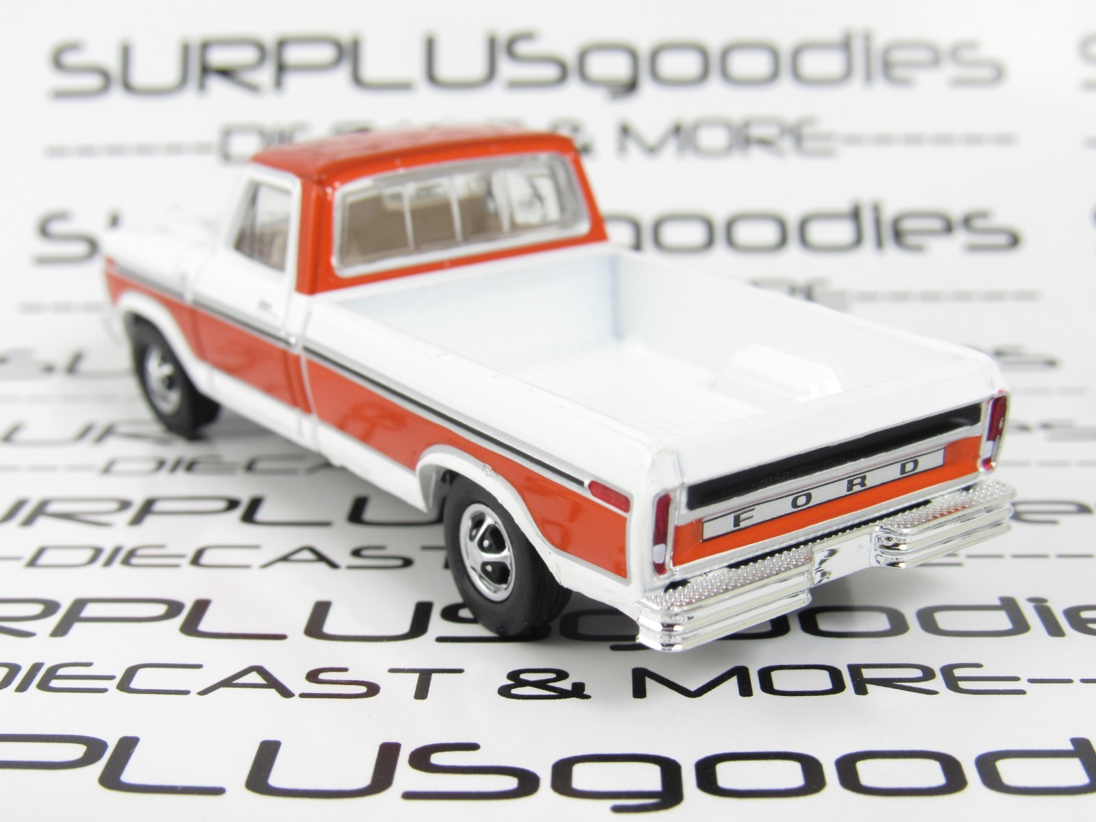 2025 Greenlight 1:64 LOOSE 1977 FORD F-150 RANGER XLT Farm Work Pickup Truck