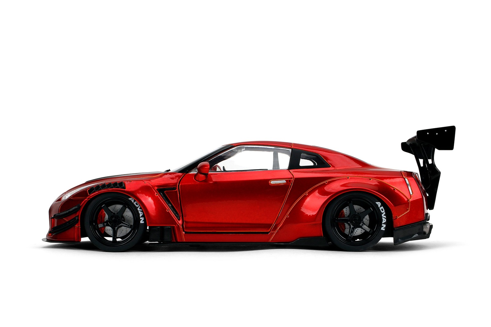 NISSAN GT-R (R35) W/LIBERTY WALK BODY KIT 2.0 1/18 DIECAST CAR JADA TOYS 36465