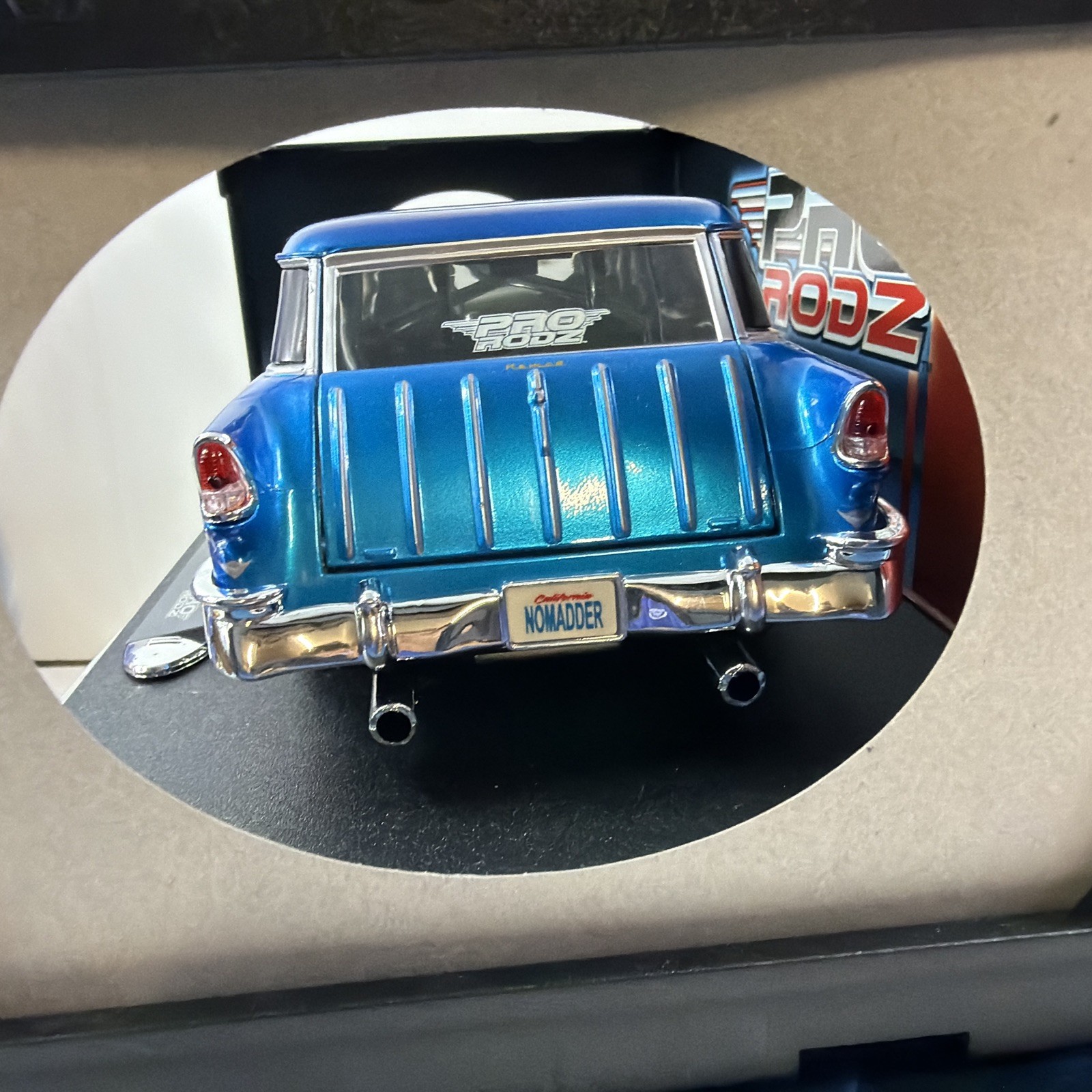 1/18 Scale Maisto Pro Rodz 1955 Chevrolet Nomad Blue With Blue Roof And Flames.
