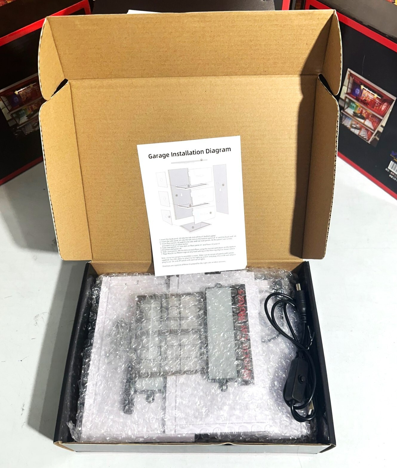 1/64 SCALE, MUSCLE CAR MOTORS SHOWROOM DIORAMA !