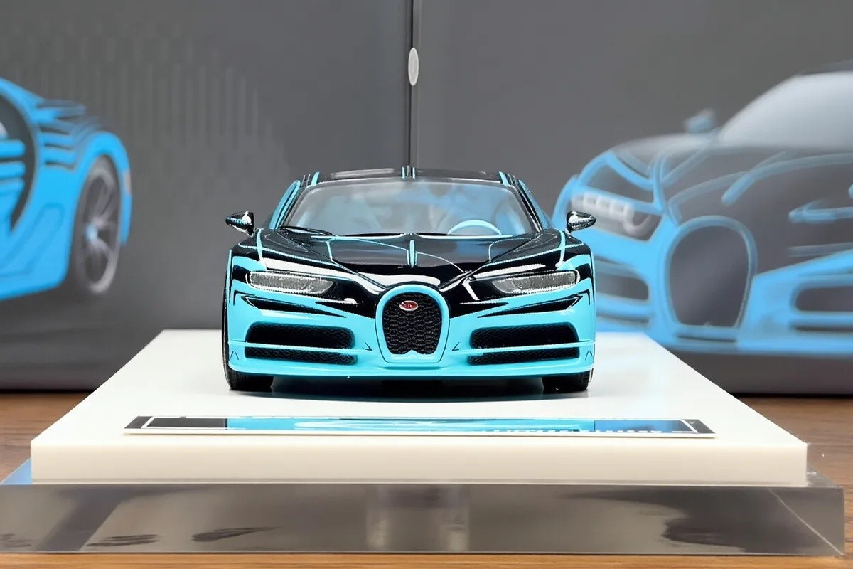 LJM 1:64 Black Blue Chiron Racing Sports Model Diecast Resin Car