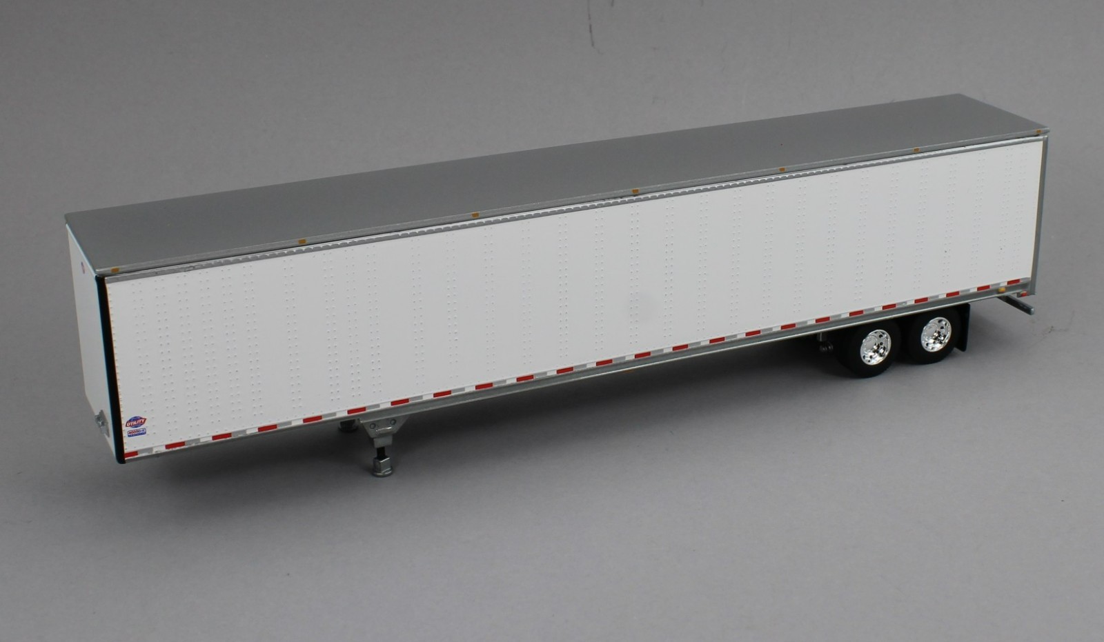 DCP 1:64 *RED* Peterbilt 589 58″ Flattop w/53′ VAN TRAILER *NIB*