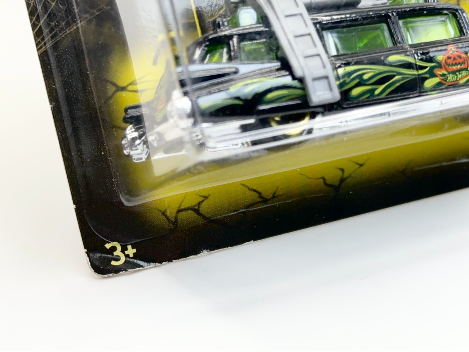 Hot Wheels 2012 Ghostbusters Ecto-1 Kroger Happy Halloween Exclusive w/Protector