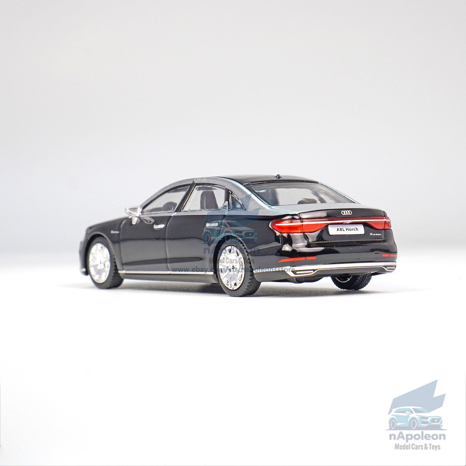 1:64 Audi A8L Horch 2021 Two-Tone Diecast Model Car Kids Gift Collection Display