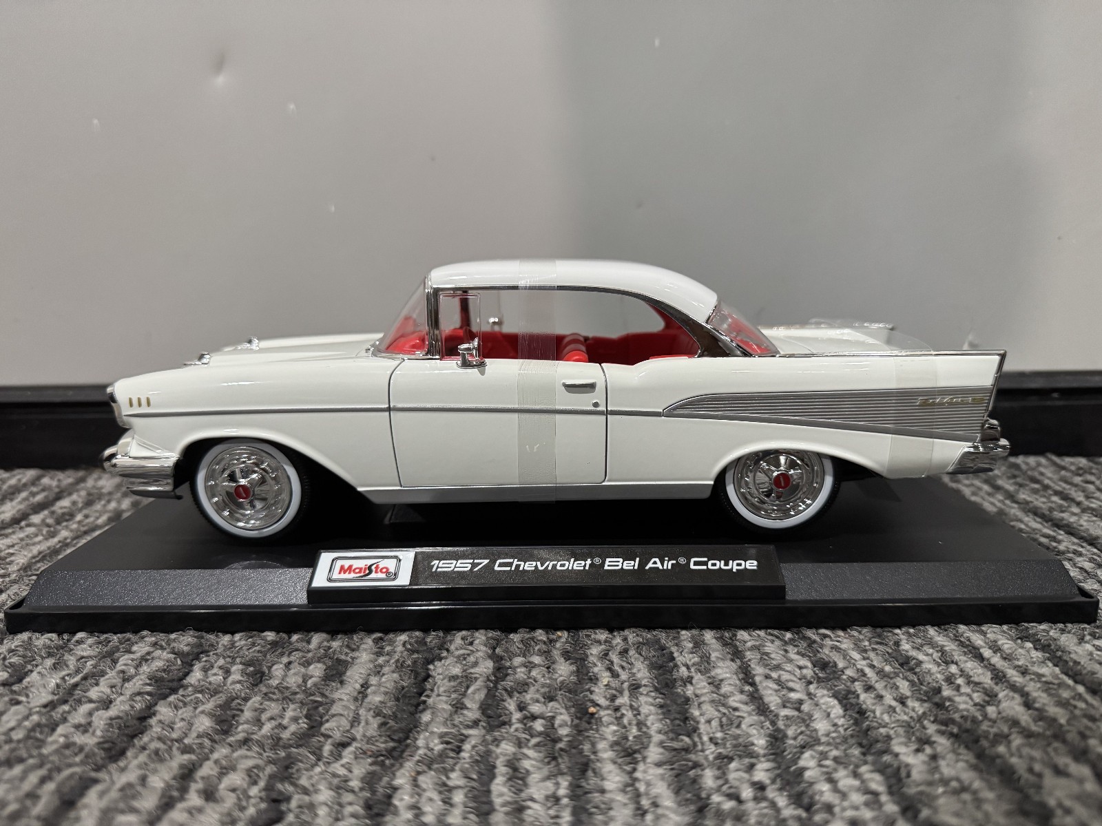 Maisto 1:18 Diecast Special Edition 1957 Chevrolet Bel Air Coupe WHITE NEW INBOX