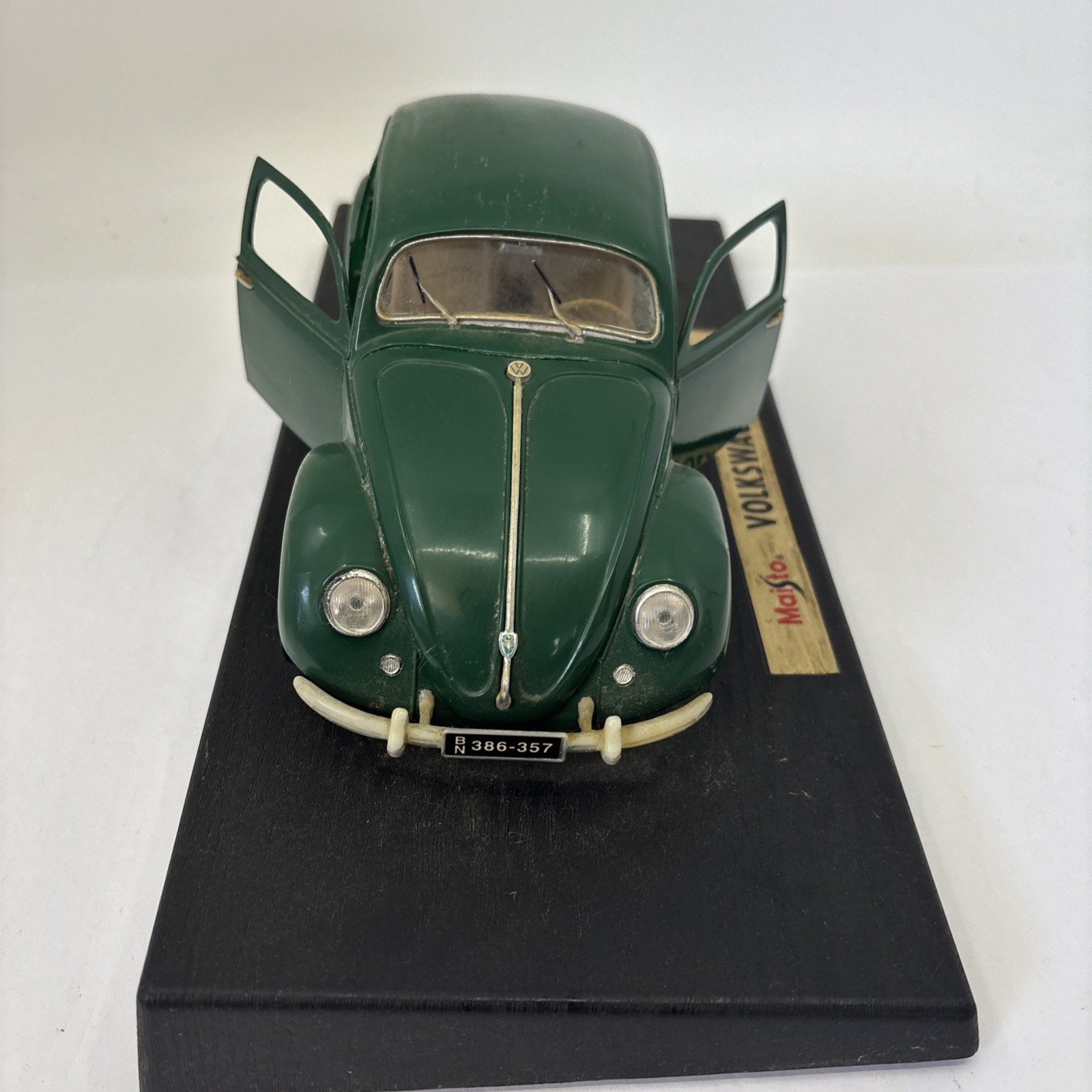 Maisto 1951 Volkswagen Export Sedan 1:18 Special Edition Green Auto Car NO BOX