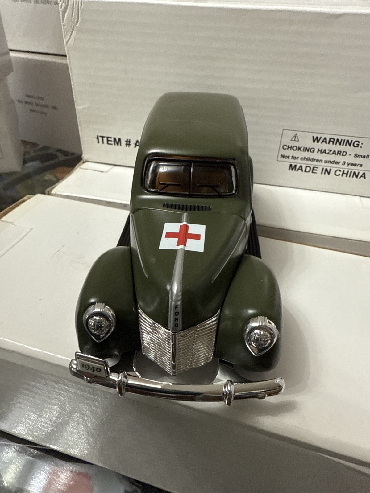 National Motor Museum Mint ~ 1940’s Van AMBULANCE ~ 1:32 Diecast – NEW IN BOX