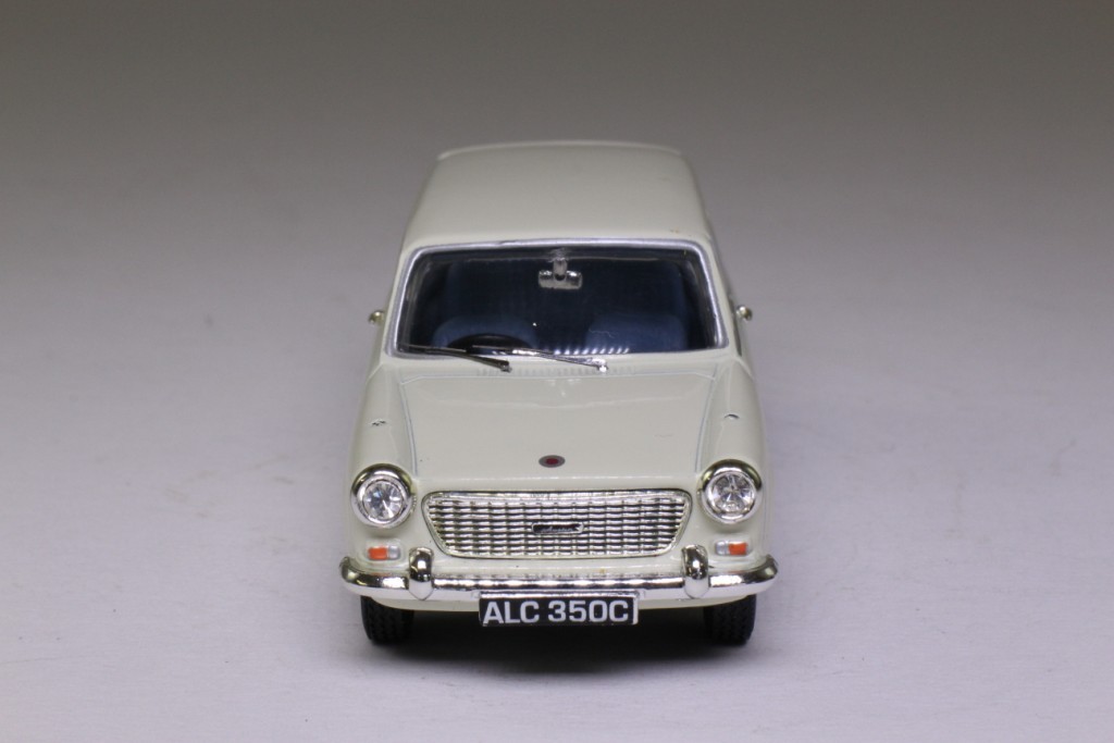 AUSTIN 1300 ESTATE SNOWBERRY WHITE VANGUARDS 1:43 UK UNITED KINGDOM ENGLAND RHD