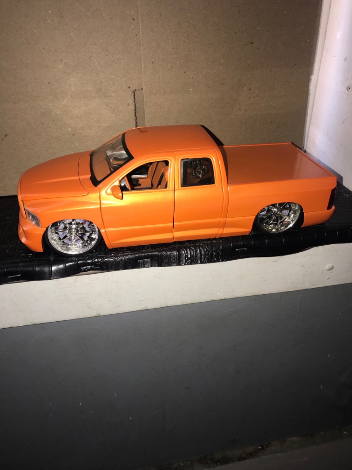 1/18 Jada, Dub City, Big Ballers, 2003 Dodge Ram 1500, w/ Wheel Spinners, LOOK!