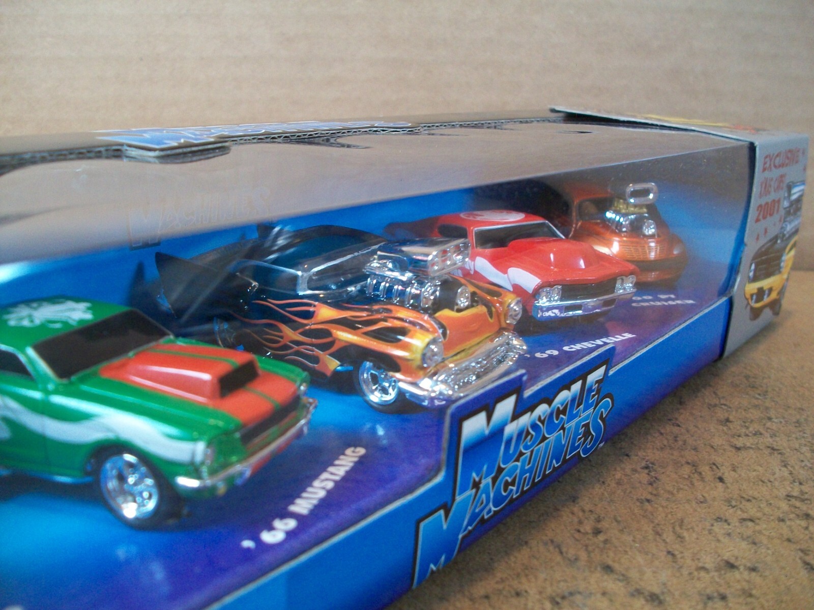 2001 Muscle Machines ~ California Too Hot ~ 5 Pack ~ 1:64 ~ Exclusive Xmas Cars