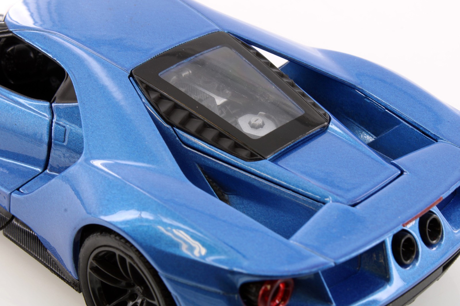 Box of 4 2017 FORD GT HARDTOP 1/24 DIECAST CAR SHOWCASTS 24082/4D