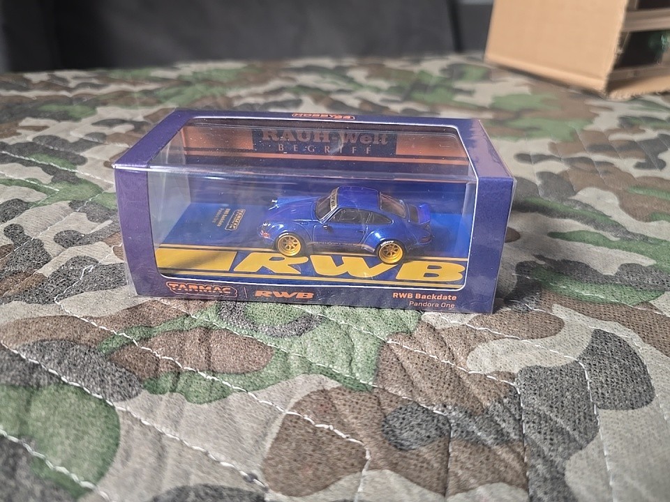1/64 TARMAC PORSCHE RWB BACKDATE PANDORA ONE BLUE AND YELLOW