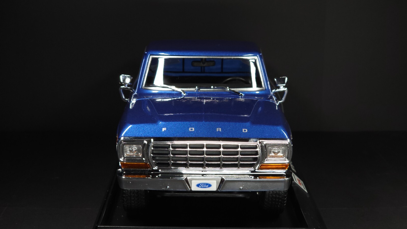 1979 Ford F150 Pick-up Blue Maisto 1:18 New Exclusive Style Special Edition