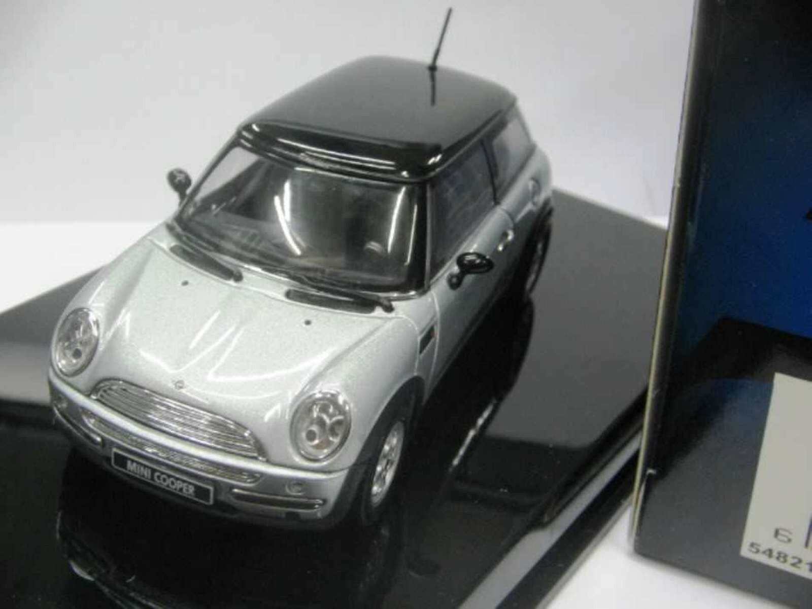 WOW EXTREMELY RARE Mini Cooper 2001 Silver Black 1:43 Auto Art-Minichamps-BMW