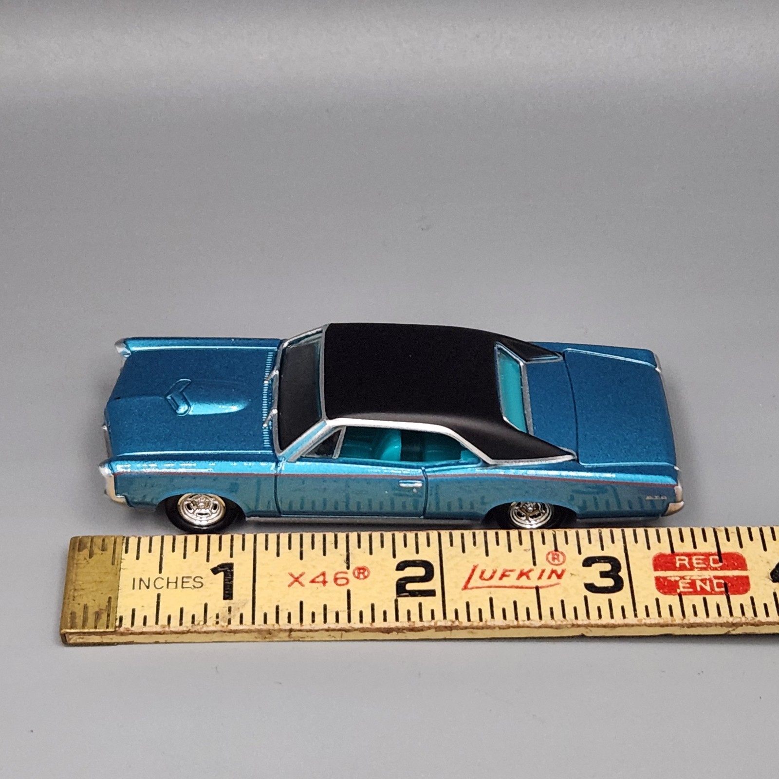 1966 66 Pontiac GTO Collectible 1/64 Scale Diecast Model Collector Car