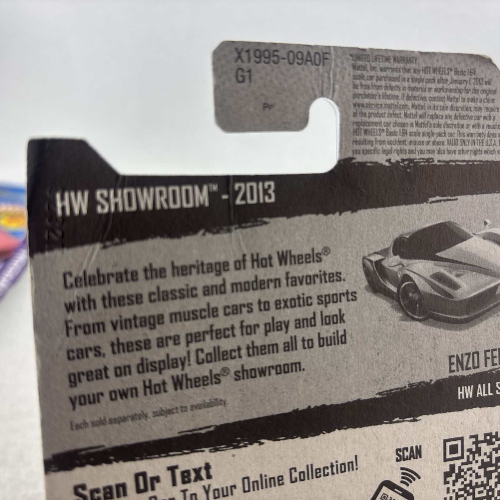 Hot Wheels Enzo Ferrari (Yellow) & F12berlinetta (Red) – HW Showroom Series 2013