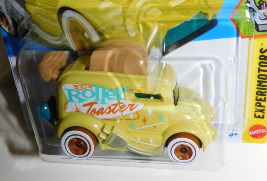 HOT WHEELS 2025 #39 ROLLER TOASTER