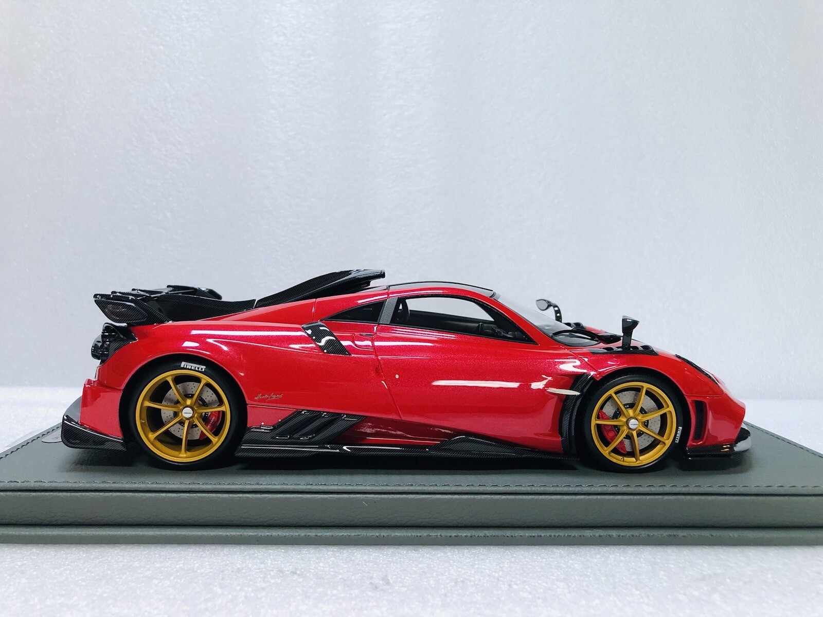 1/18 BBR Pagani Imola Azalea Red Metallic Limited 140 pcs with display case