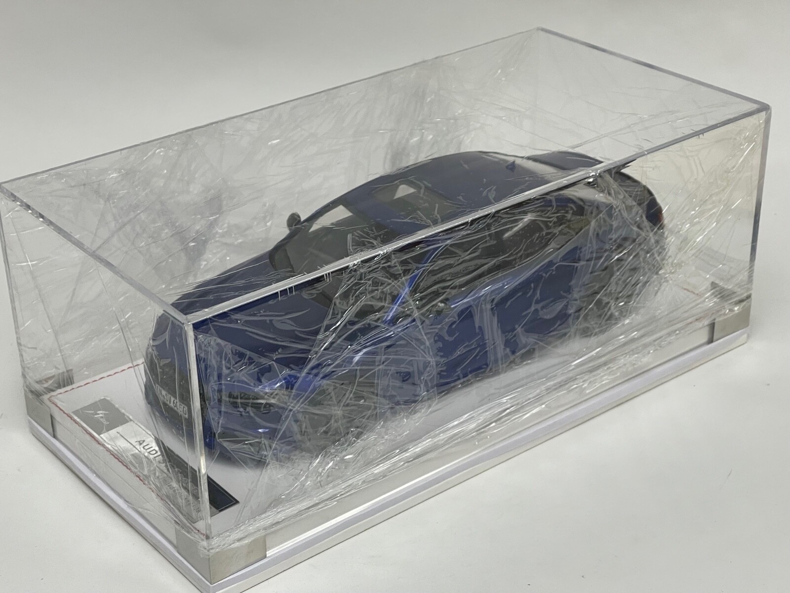1/18 Ivy Models Audi S6 in Racing Blue Mica Leather Base limited 39 pcs