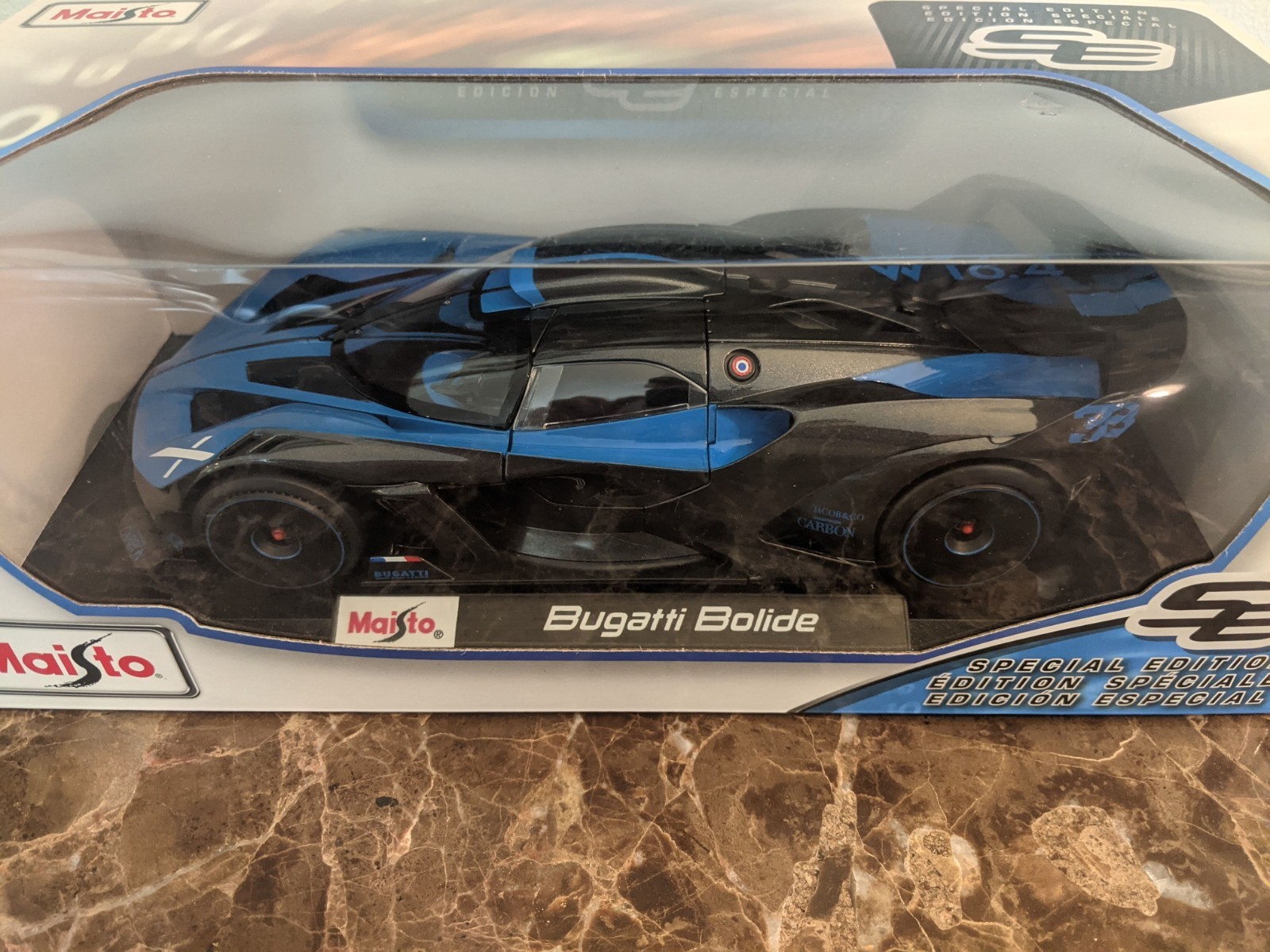 BUGATTI BOLIDE-Maisto SE-Blue/Black-1:18 + Hot Wheels Euro-Speed car-1:64