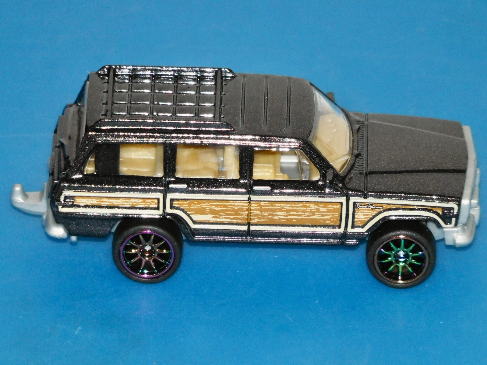 Custom Wheel Swap Matchbox 1964 Jeep Wagoneer Pair w/Clear PVC Display Cases