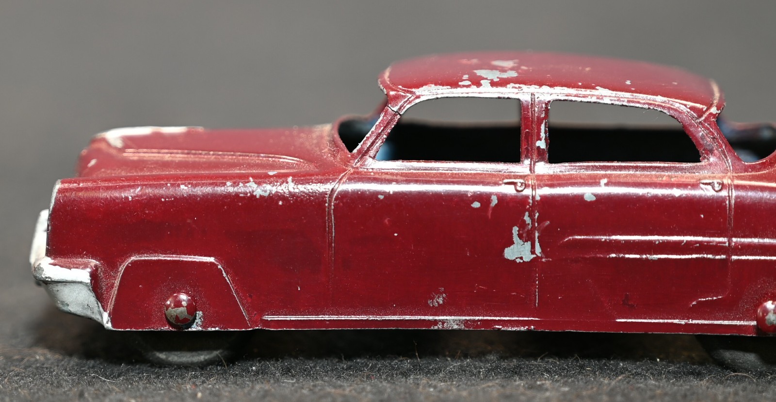 Vintage Tootsietoy 1951 Kaiser Frazer 4 Door Sedan 4.25″ Diecast Metal Maroon US