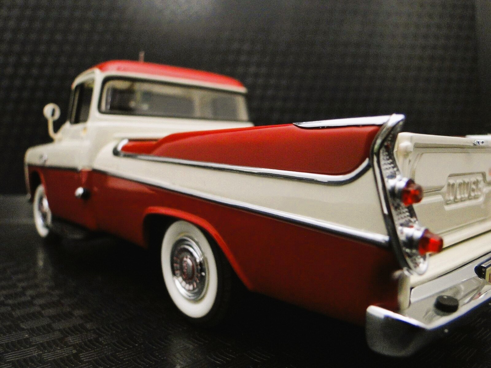 Dodge Chrysler Plymouth Ram Pickup Truck Car Classic Wagon Carousel Red1 24 1 18