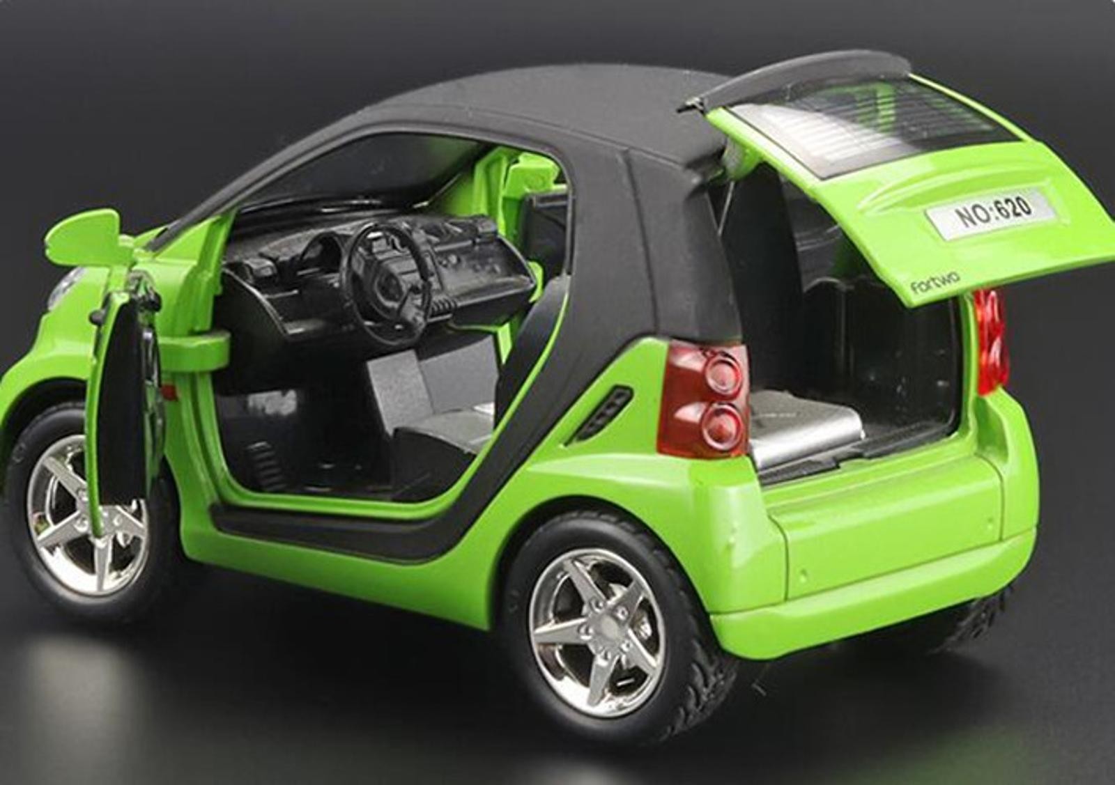 1:32 Pull Back Green Model Car Toy Kids Gifts With Sound&Light For Smart ForTwo