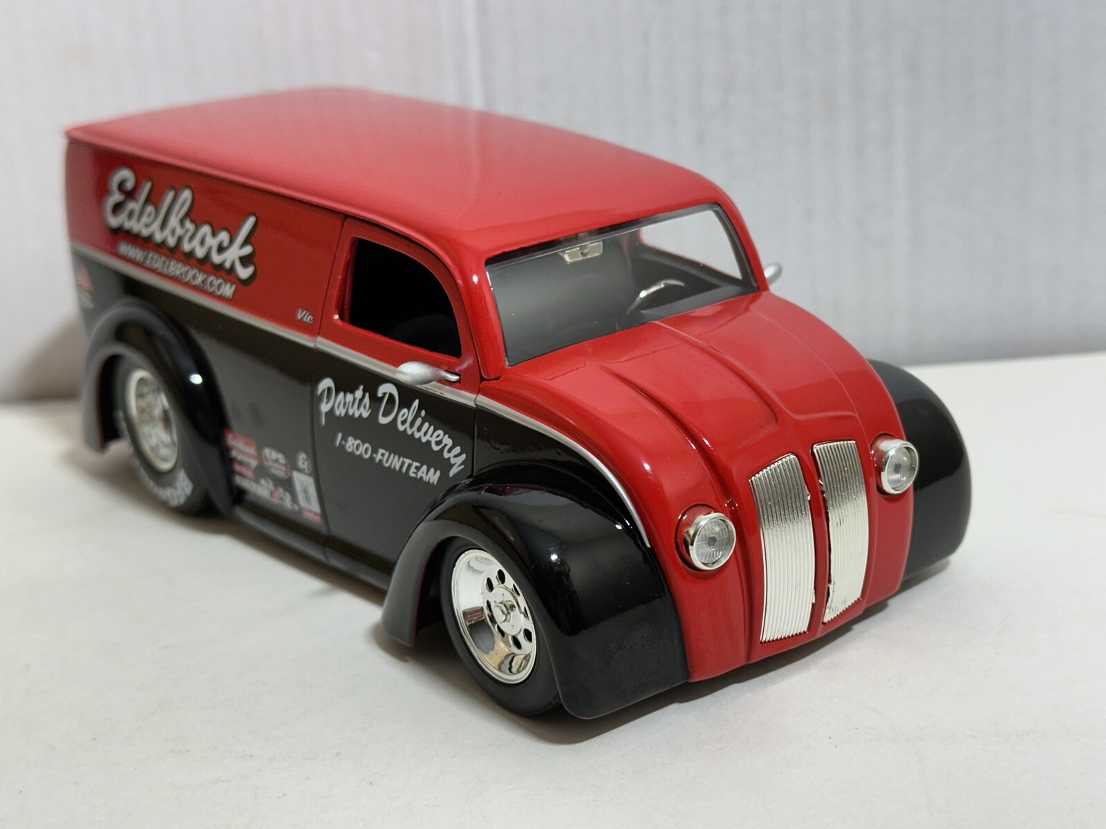 JADA DUB DIV CRUISER EDELBROCK RED / BLACK 1:24 DIECAST MODEL CAR NEW NO BOX