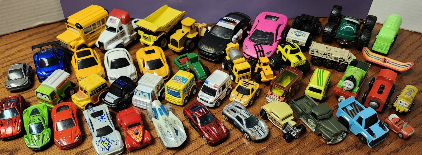 Huge Lot of 40+ Toy Cars Diecast Mixed Brands Hot Wheels Matchbox Kintoy Kinsmar