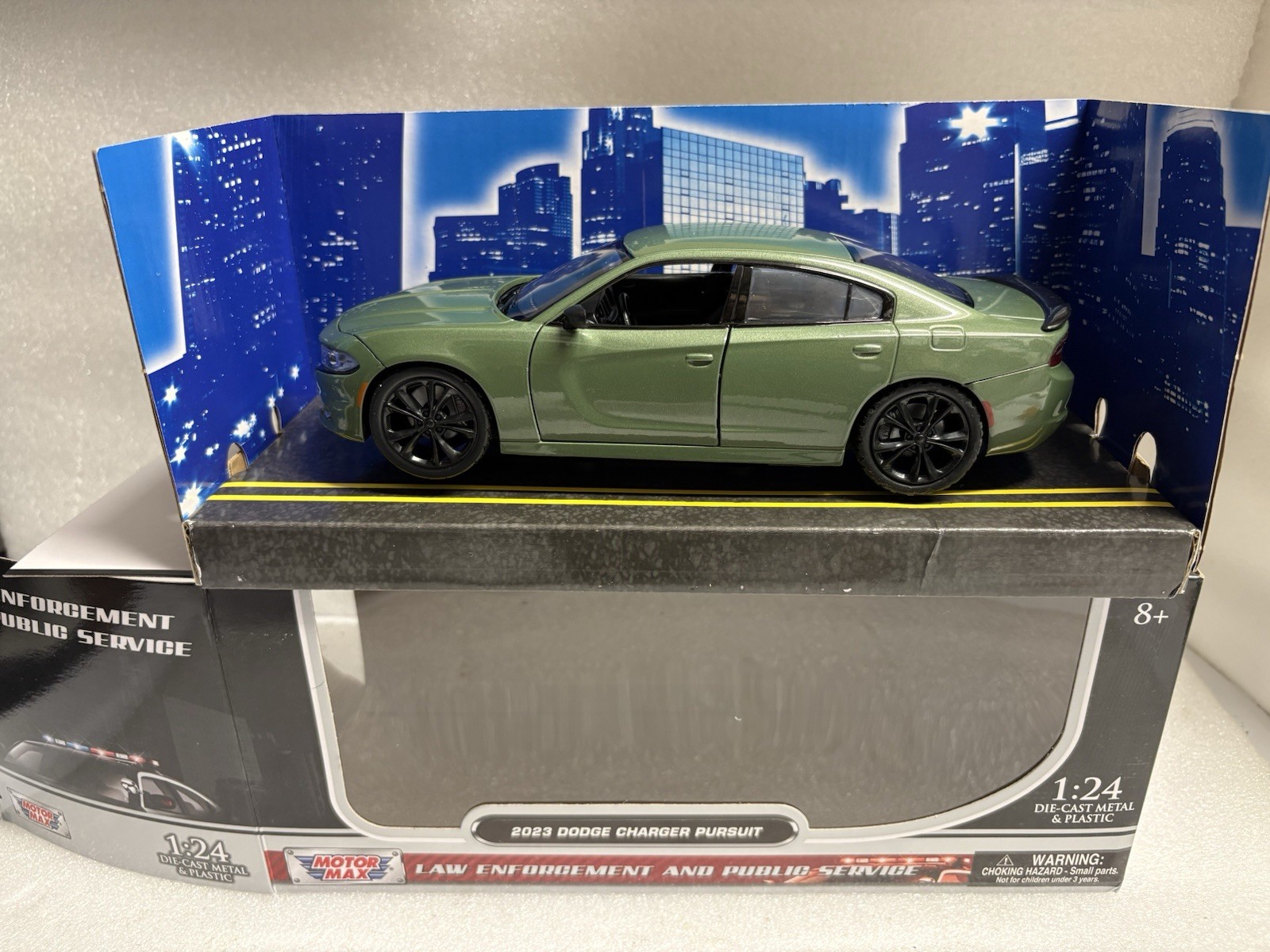 1/24 scale POLICE Unmarked Dodge Charger SRT Undercover FBI WORKING LIGHTS