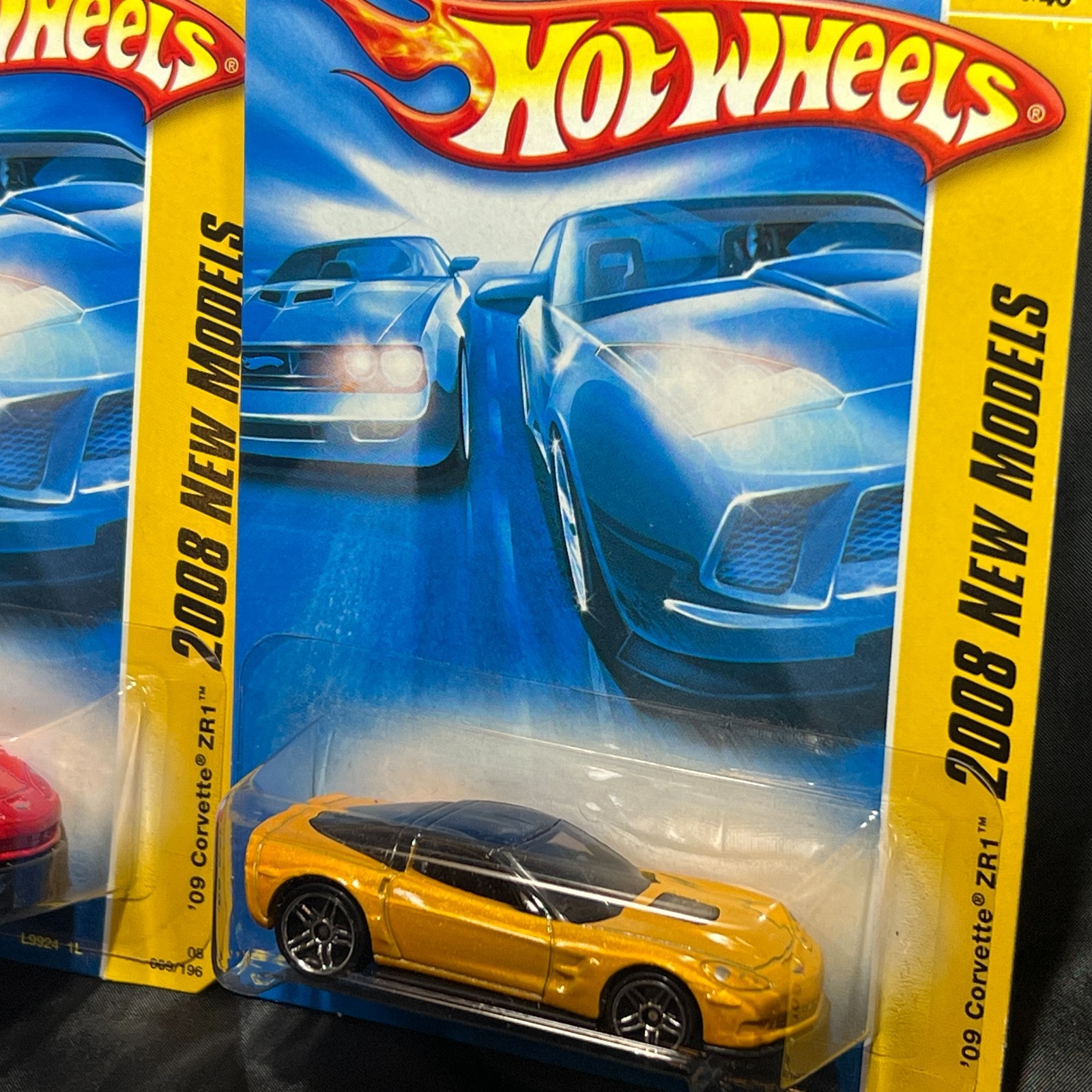 Hot Wheels 2008 New Models ’09 Corvette ZR1 Red & Yellow 1:64 Scale Diecast Cars