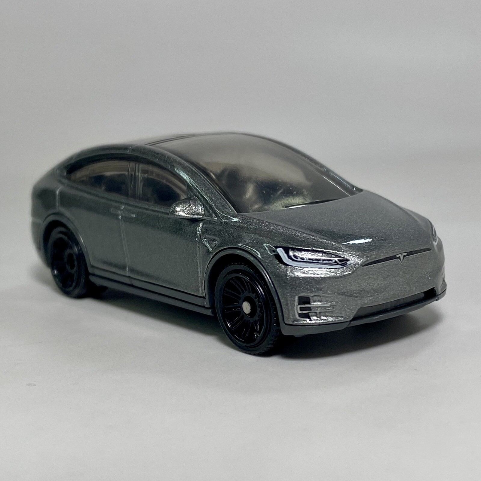 Tesla Model X Gray 1:64 Scale Diecast Diorama Model Car #90