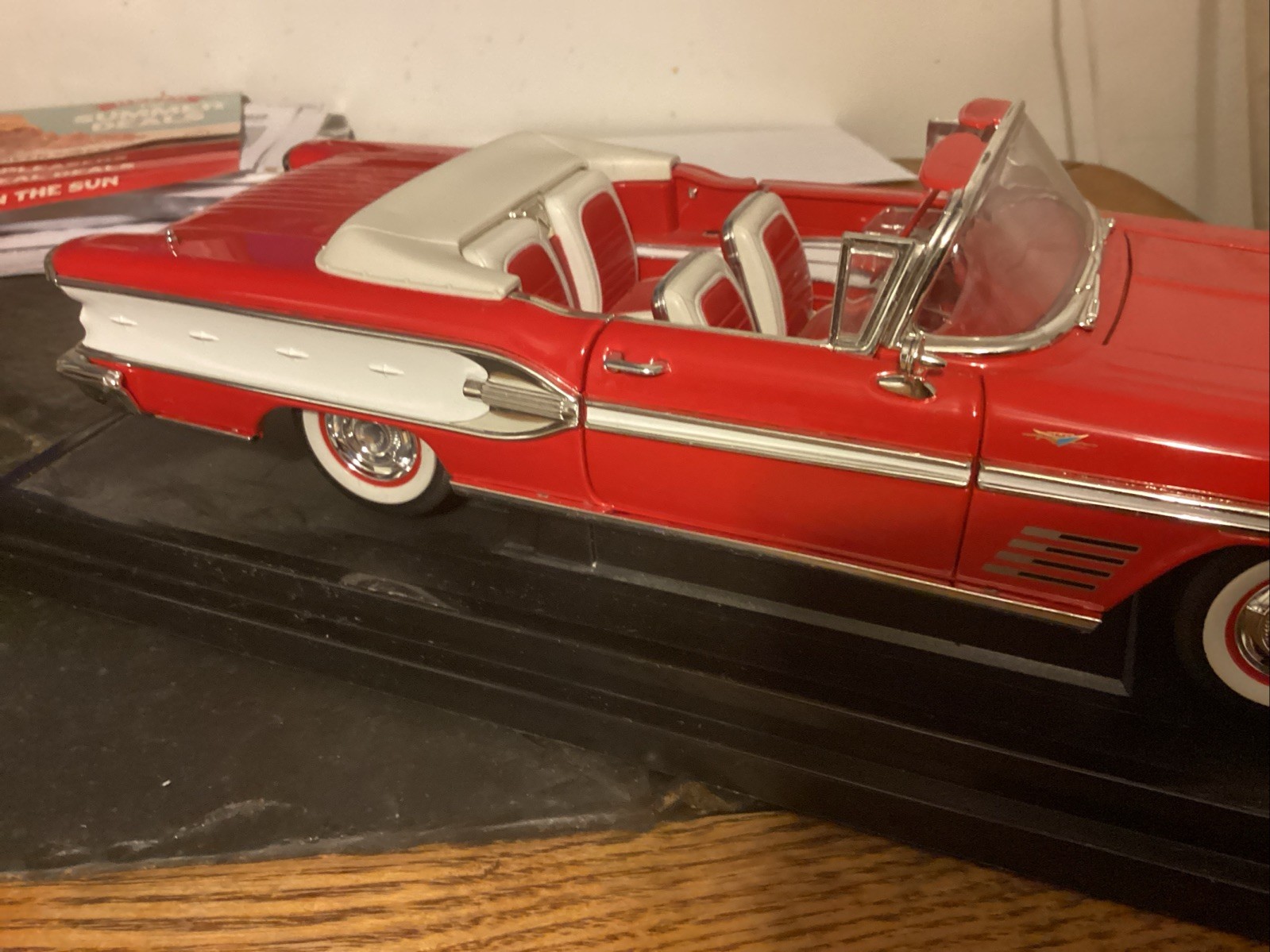 Road Signature 1958 Pontiac Bonneville Convertible 1:18 Diecast Red No Box