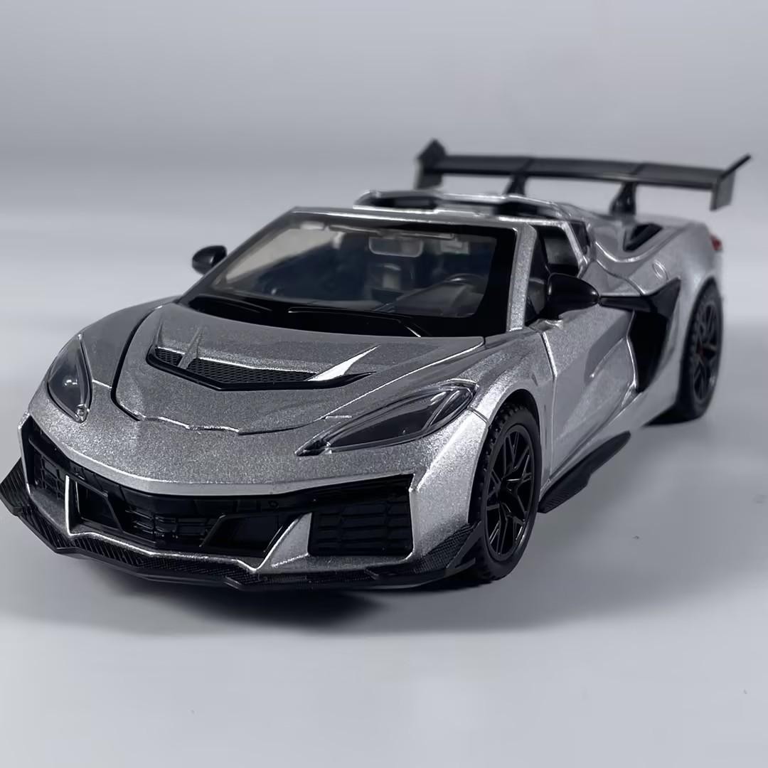 1:32 C8 Zr1x Metal Diecast Model Car with Sound Light Collectible Toy
