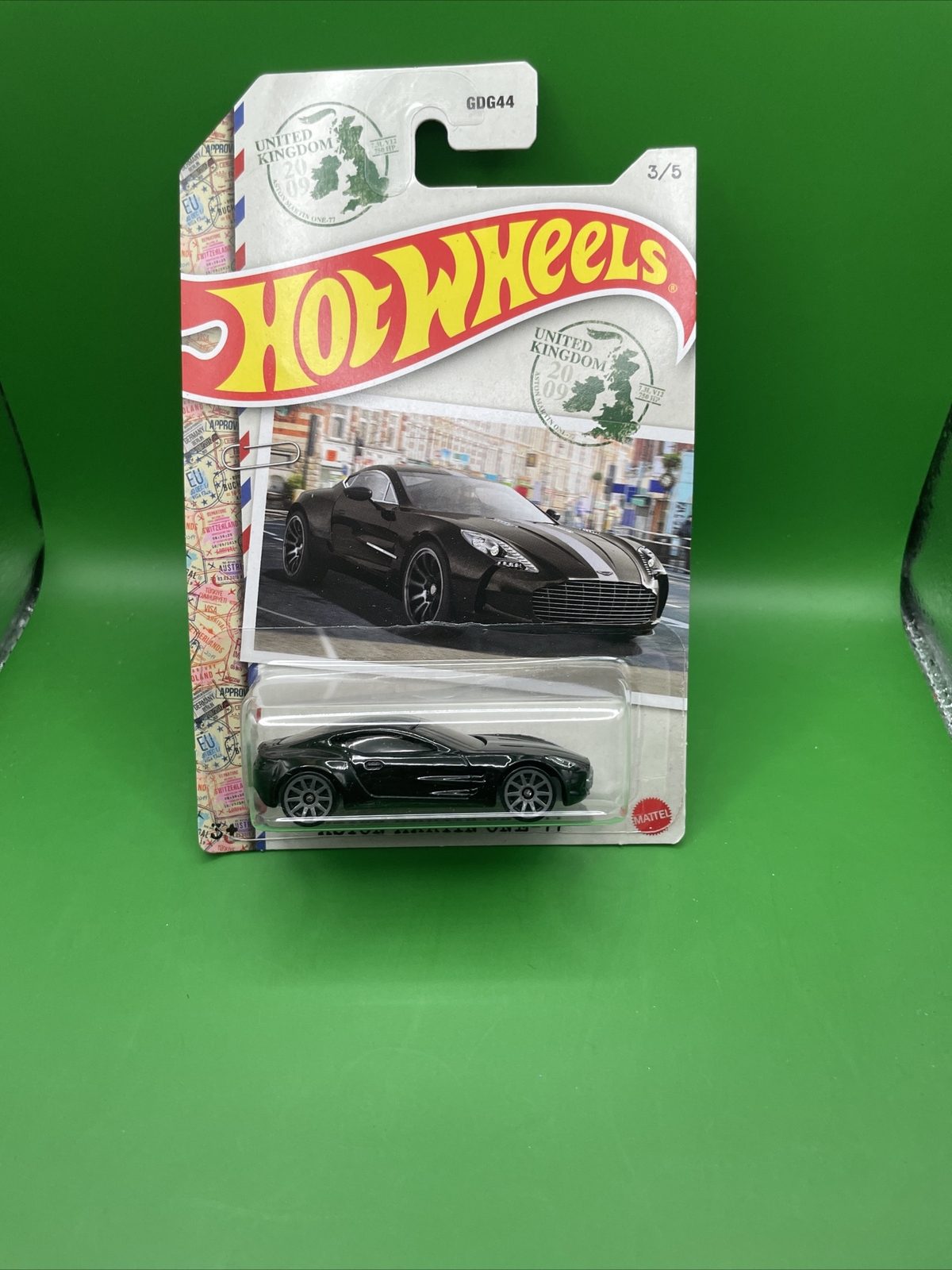 Hot Wheels 2022 HW World Class Racers (United Kingdom) 3/5 Aston Martin One-77