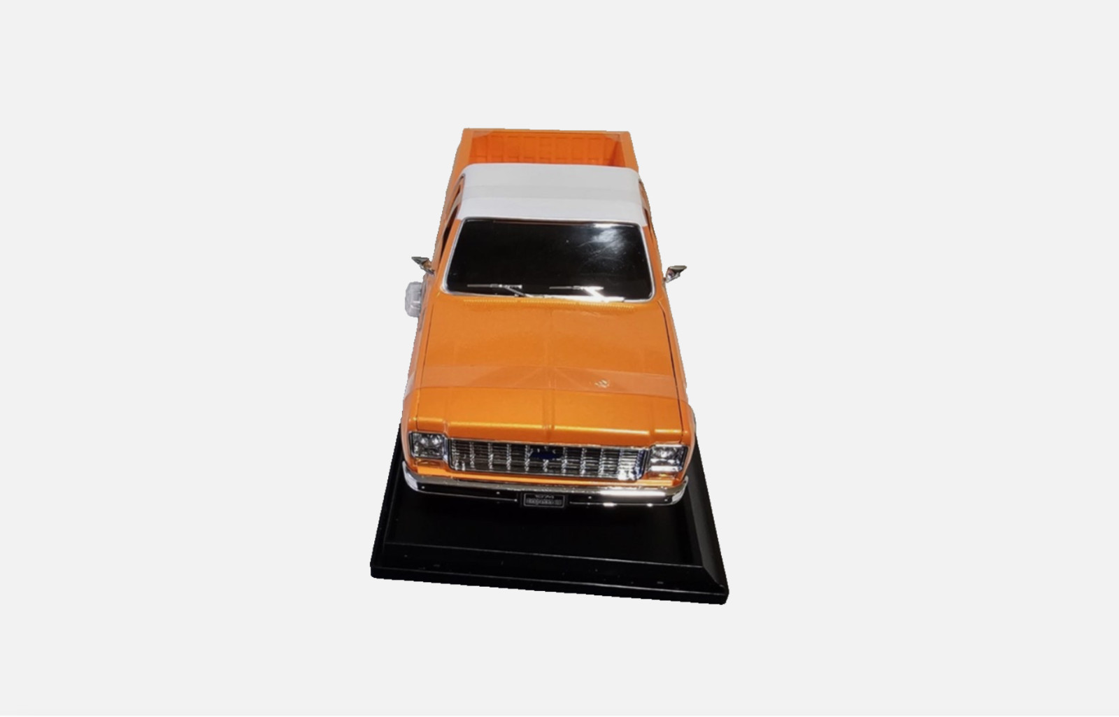 1974 Chevrolet C10 Cheyenne Super 1:18 Diecast Pickup Truck Maisto Orange-NEW