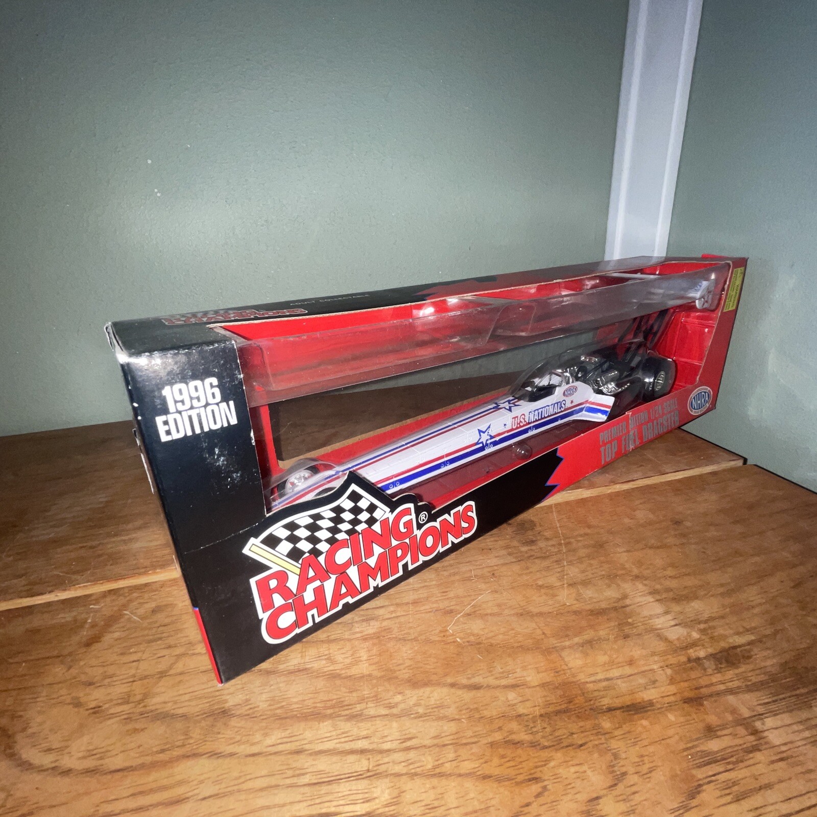 Racing Champions 1/24 Scale Diecast 09700 – 1996 Top Fuel Dragster US Nationals